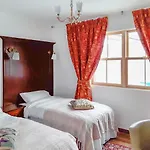 Guest house Nore River House