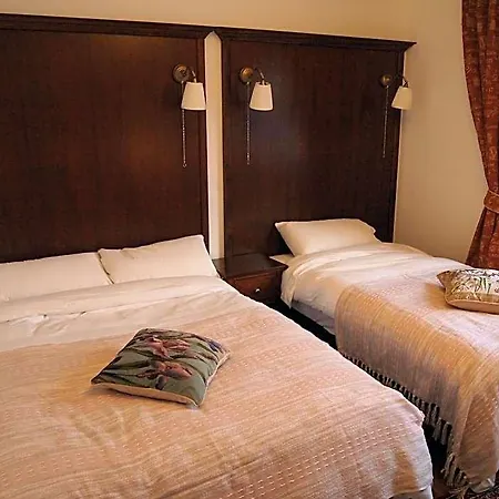 Nore River House كيلكيني