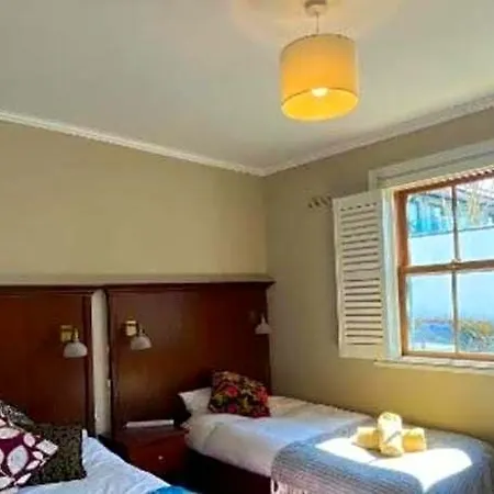 بيت ضيافة Nore River House