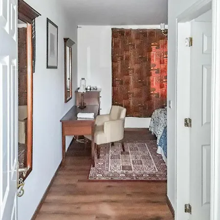 Gasthof The Nore River House *